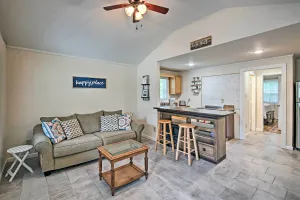 Image of Near Natl Park Hollywood Park Hot Springs Home