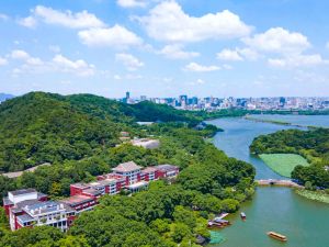 Image of Shangri-La Hangzhou - The back garden of West Lake