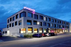 Image of Moxy Rust