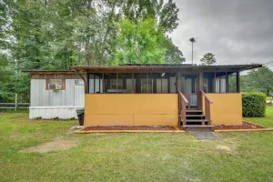 Image of Eufaula Retreat Community Pool and Screened Porch!