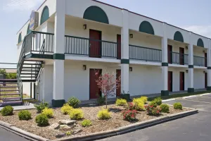Image of Bestway Inn - Madison