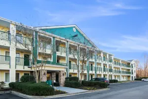 Image of HomeTowne Studios by Red Roof Raleigh – Durham