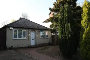 Image of cosy 3-bed bungalow nec airport close to amenities