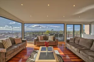 Image of Georges Bay Luxury