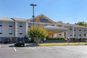 Image of Comfort Inn & Suites Hot Springs Midtown