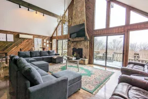 Image of Sky View Chalet by Avantstay Stunning Interior, Spacious Deck, Hot Tub, & View