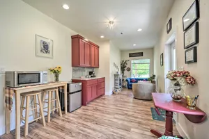 Image of Cozy Casita and Cabana on Lake Marble Falls!
