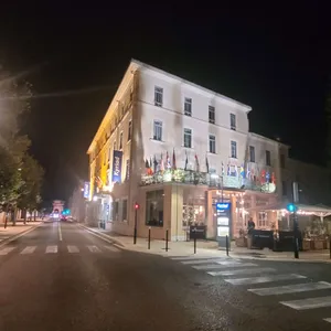 Image of KYRIAD ORANGE Centre Ville - HOTEL & RESTAURANT & Bar - La Galerie d'Art des Princes - Provence Alpes Côte d'Azur - France - Proche A7-A9 - exit21- Châteauneuf-du-Pape Avignon Bollene Nimes