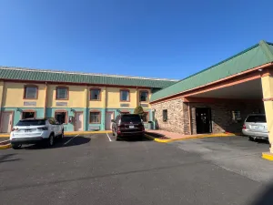 Image of Richmond - Quality Quarters Inn