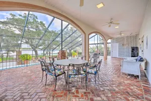 Image of Lanai and Pool Elegant Villa in Winter Haven!