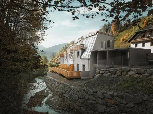Image of Mondholz - Urban Inn 24-7