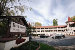 Image of Riverbend Motel & Cabins