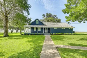 Image of Pickleball Court and Pool Schulenburg Farmhouse