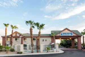 Image of Days Inn by Wyndham Phoenix West