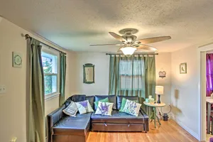 Image of Lovely Tacoma Cottage with Fire Pit, Near Dtwn!