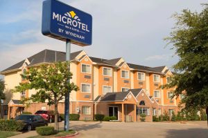 Image of Microtel Inn & Suites by Wyndham Garland/Dallas