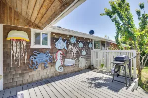 Image of Coastal Lincoln City Home with Spacious Deck!