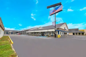 Image of Studio 6 Jackson MS I 55