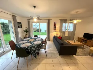Image of Single Storey House With Garden