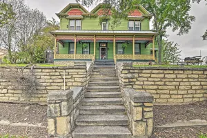 Image of The Lilly House Historic Glen Rose Home with Porch!