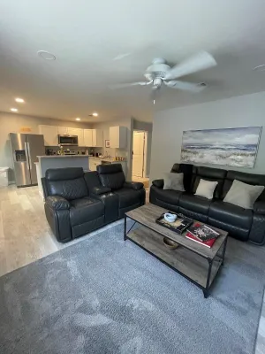 Image of Duplex On Howard - Clare Suite