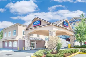 Image of Howard Johnson by Wyndham North Bergen