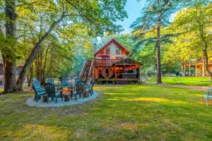 Image of Sauna and 2-Story Deck Luxe Poconos Chalet