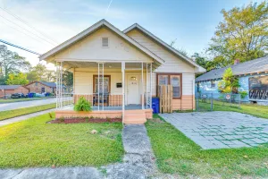 Image of 4 Mi to Dtwn Little Rock: Studio w/ Porch