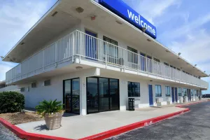 Image of Motel 6-Galveston, TX