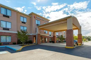 Image of Comfort Inn & Suites Cambridge