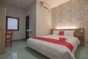 Image of RedDoorz @ Kiaracondong