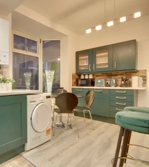 Image of Southsea 5 Bed House - Hot Tub-Sleeps 10