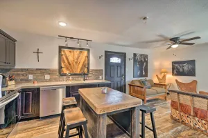 Image of 4 Mi to Dtwn Rustic Fort Worth Apt