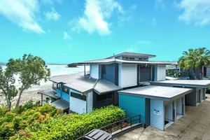 Image of Edge 11 & Free Buggy - Hamilton Island