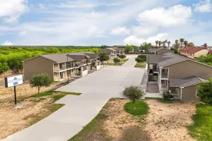 Image of Eagle's Den Suites Carrizo Springs a Travelodge by Wyndham