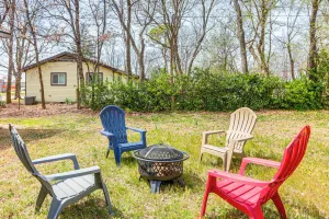 Image of 4 Mi to Dtwn: Dog-friendly Fayetteville Home