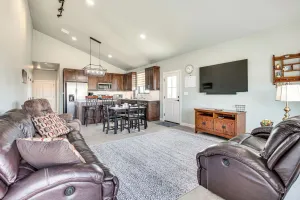 Image of Family-friendly Apt w/ Lake Views in Ponca City!