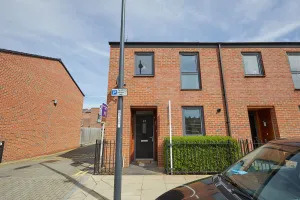 Image of 3 Bedroom Large House - Train Station