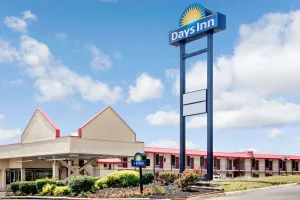 Image of Days Inn by Wyndham Knoxville West