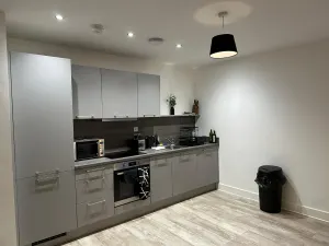 Image of Birmingham/solihull 1-bed Apt, Sleeps 3 w/ Parking
