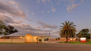 Image of Country Gardens Motor Inn