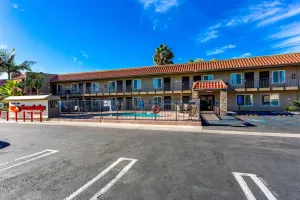 Image of Econo Lodge Inn & Suites Escondido Downtown