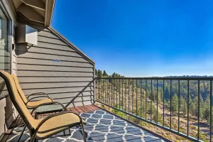 Image of Hiking Trail and Hot Tub Access Bend Condo with Deck