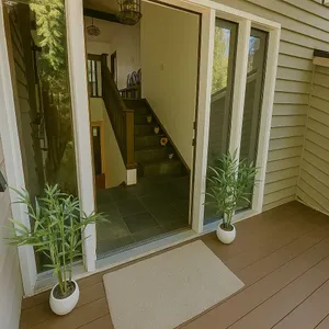 Image of Beautiful House with Yard in Bellevue