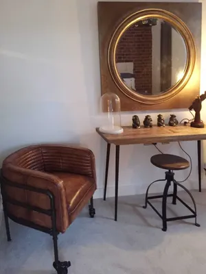 Image of Spacious 1 Bedroom Split Level Old Pub Conversion Tower Bridge