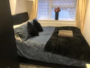Image of Practical onsite Cosy Studio with Shared Entrance