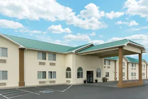 Image of Super 8 by Wyndham Green River