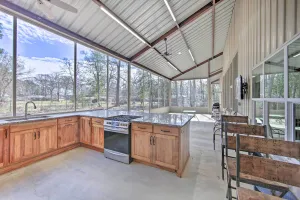 Image of Home with Screened Porch - Near Toledo Bend Lake!
