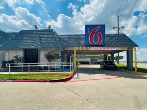 Image of Motel 6-Duncanville, TX - Dallas