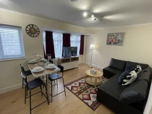 Image of 1B-Sleeps4-FreeParking-Pets-Wifi-London